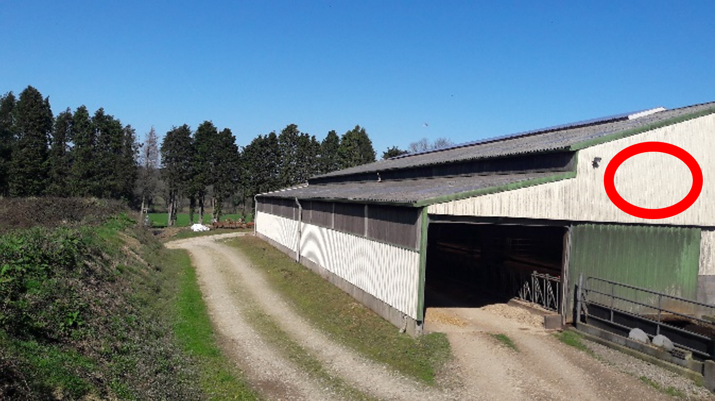 Le remplacement du bardage en tôles du pignon sud par un bardage bois ajouré favorisera la ventilation.