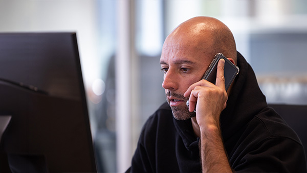 Chargé de clientèle au téléphone