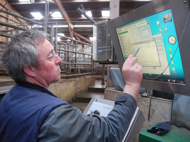 Collecte de données en robot : E-DATA et DAILY DATA